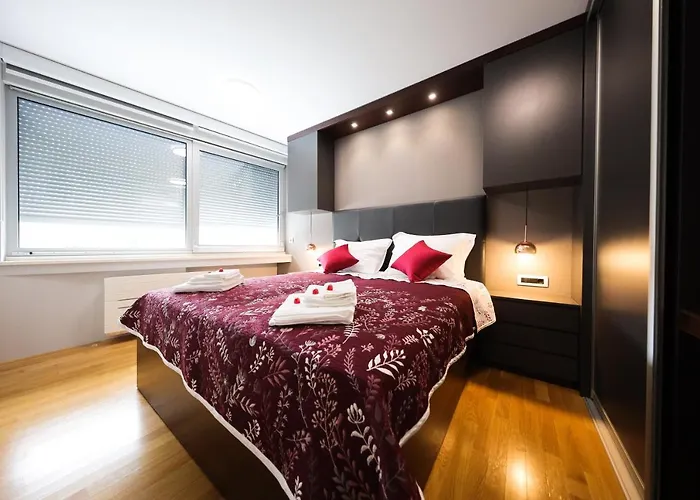 Caisa - Amber 20m From The Sea