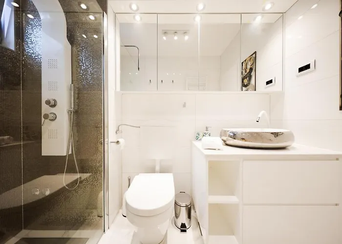 Caisa - Amber 20m From The Sea